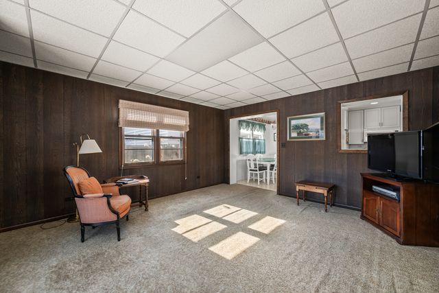 1233 S Prospect Avenue, Park Ridge, IL 60068