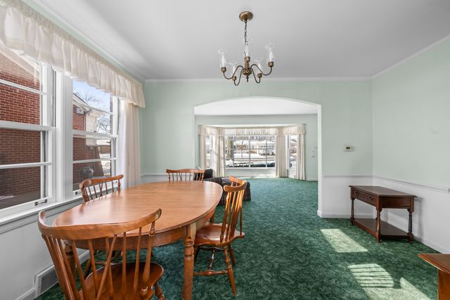 1233 S Prospect Avenue, Park Ridge, IL 60068