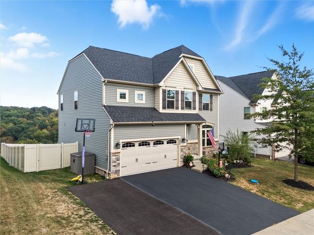 2907 Pinnacle Dr, South Fayette, PA 15057