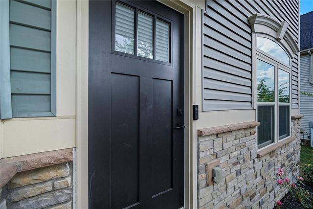 2907 Pinnacle Dr, South Fayette, PA 15057