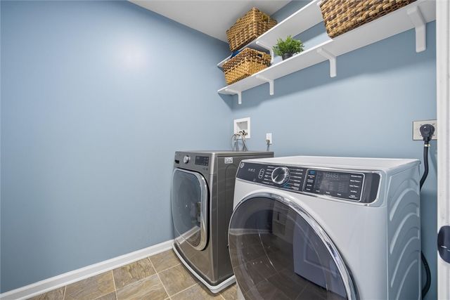2907 Pinnacle Dr, South Fayette, PA 15057