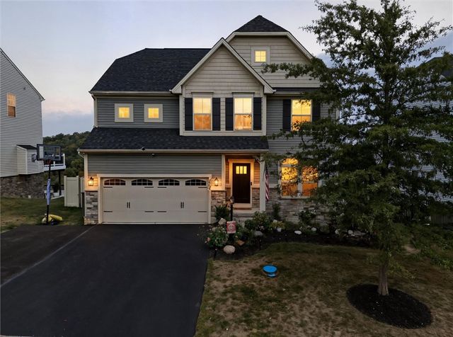 2907 Pinnacle Dr, South Fayette, PA 15057