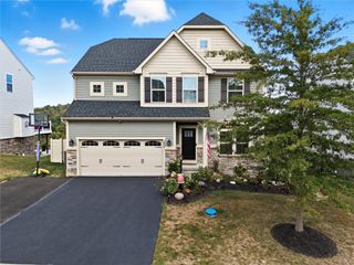 2907 Pinnacle Dr, South Fayette, PA 15057