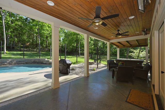 632 Weeping Willow Rd, Hendersonville, TN 37075