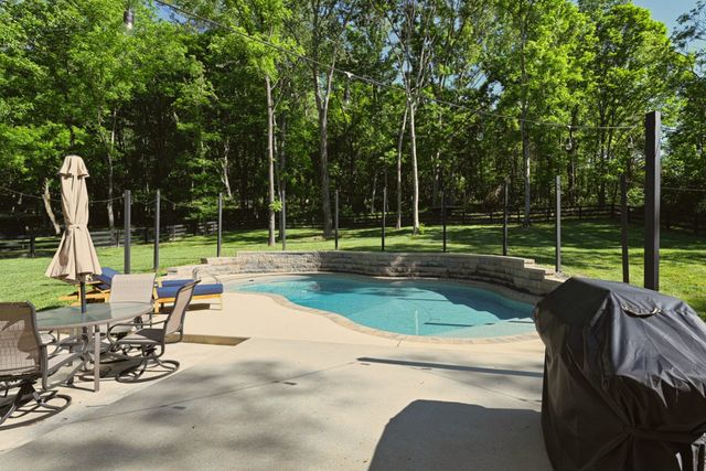 632 Weeping Willow Rd, Hendersonville, TN 37075
