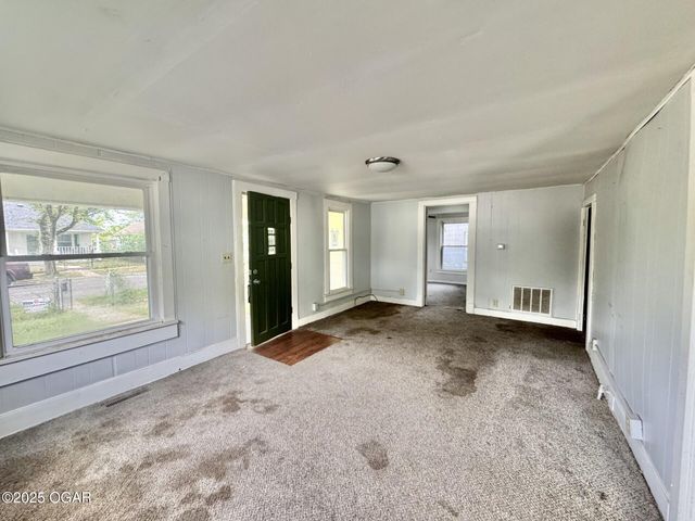 1214 S Connor Avenue, Joplin, MO 64801