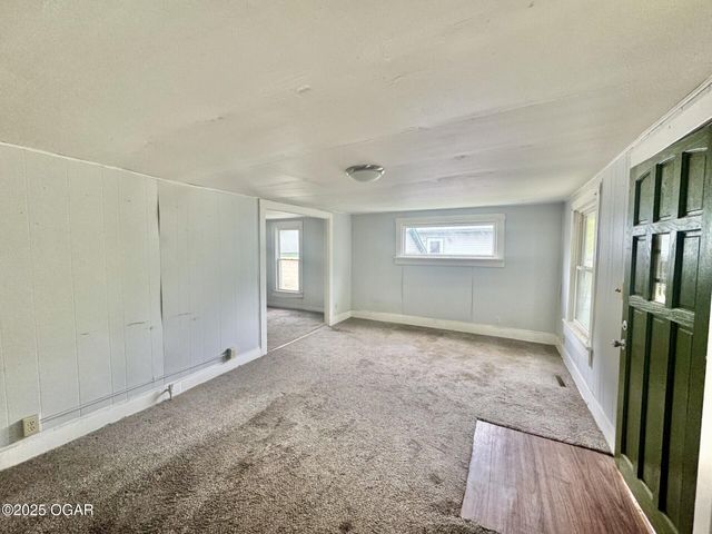 1214 S Connor Avenue, Joplin, MO 64801