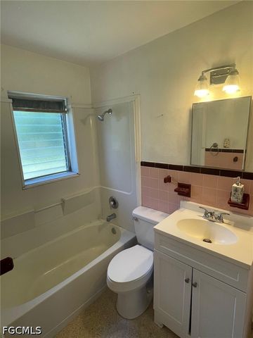 1916 Flamingo DR, North Fort Myers, FL 33917