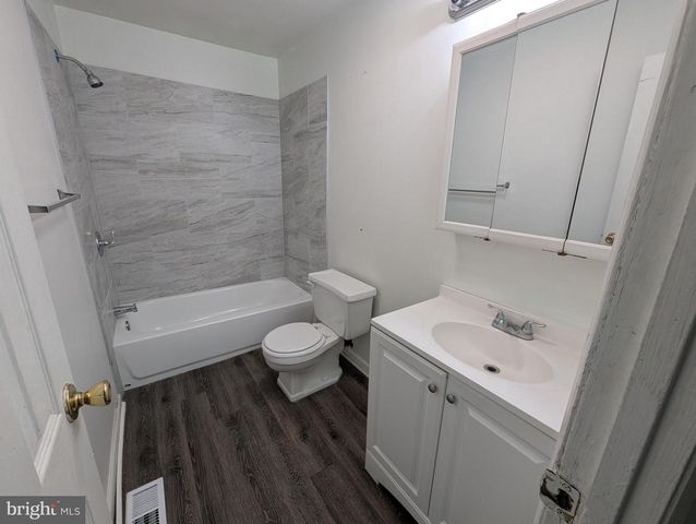 136 COLONIAL SQUARE DR, Lindenwold, NJ 08021