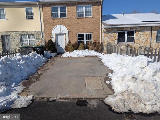 136 COLONIAL SQUARE DR, Lindenwold, NJ 08021