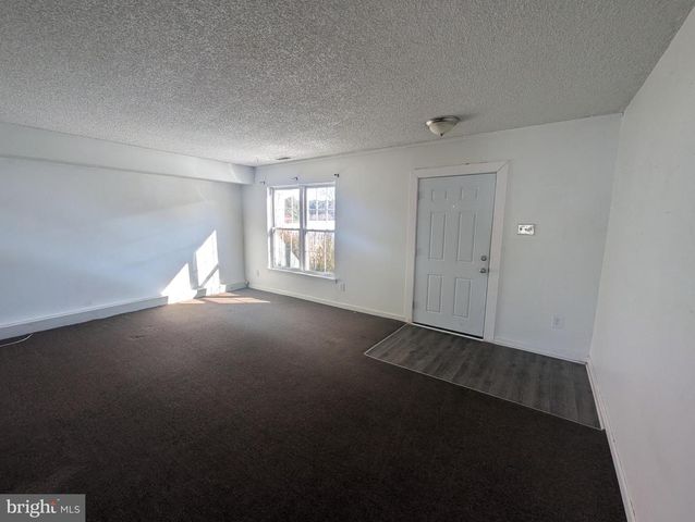 136 COLONIAL SQUARE DR, Lindenwold, NJ 08021