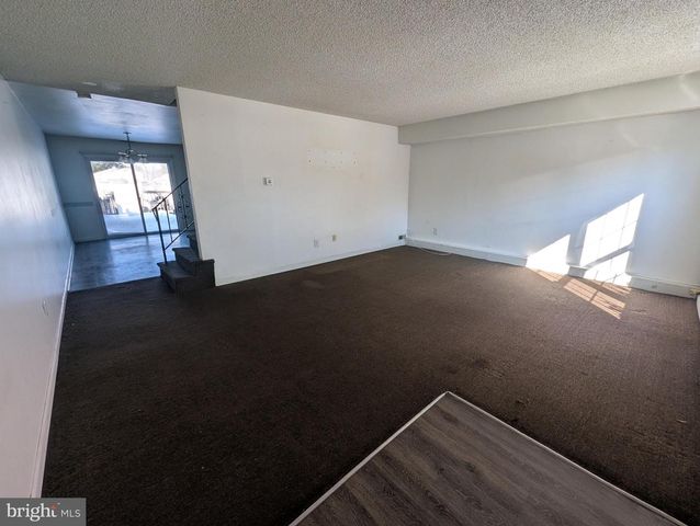 136 COLONIAL SQUARE DR, Lindenwold, NJ 08021