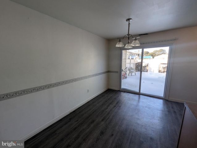 136 COLONIAL SQUARE DR, Lindenwold, NJ 08021