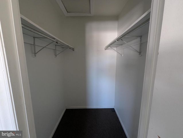 136 COLONIAL SQUARE DR, Lindenwold, NJ 08021