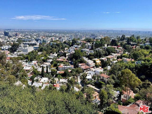 6910 Los Tilos Road, Los Angeles, CA 90068