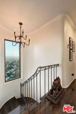 6910 Los Tilos Road, Los Angeles, CA 90068