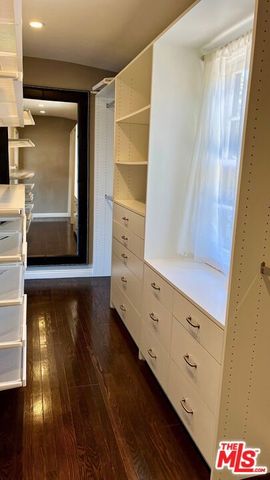 6910 Los Tilos Road, Los Angeles, CA 90068