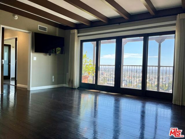6910 Los Tilos Road, Los Angeles, CA 90068