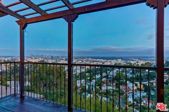 6910 Los Tilos Road, Los Angeles, CA 90068