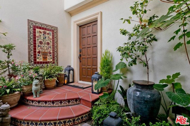 6910 Los Tilos Road, Los Angeles, CA 90068