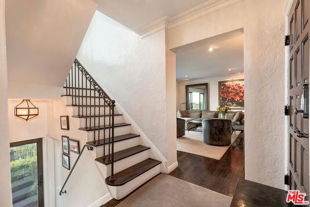 6910 Los Tilos Road, Los Angeles, CA 90068