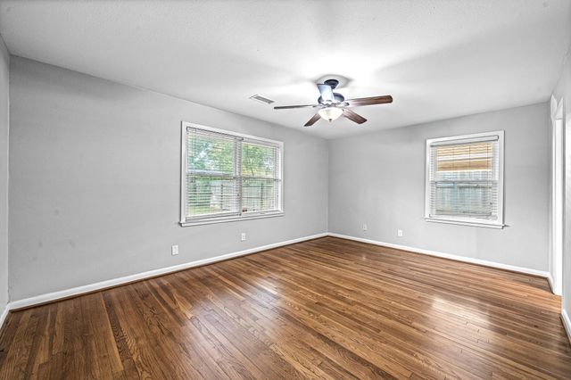 5606 Warm Springs Road, Houston, TX 77035
