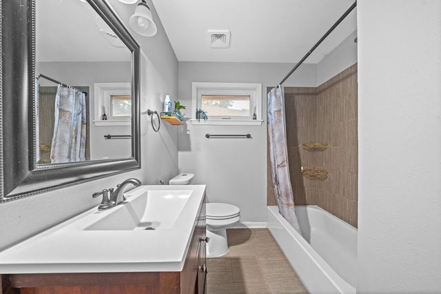 5606 Warm Springs Road, Houston, TX 77035