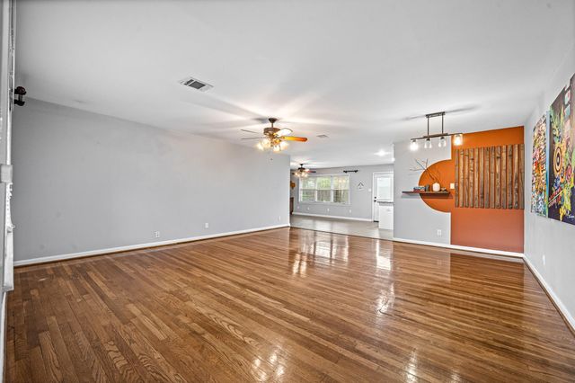 5606 Warm Springs Road, Houston, TX 77035