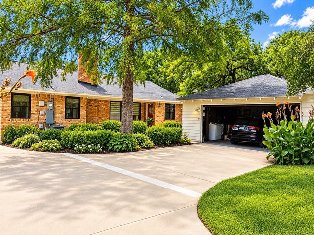 6755 E Mockingbird Lane, Dallas, TX 75214