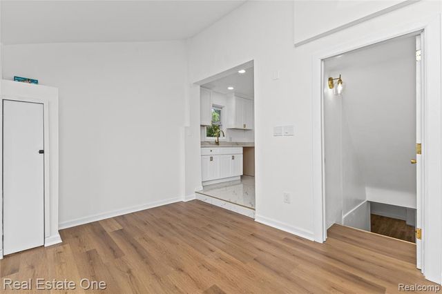 24713 Lois Lane, Southfield, MI 48075