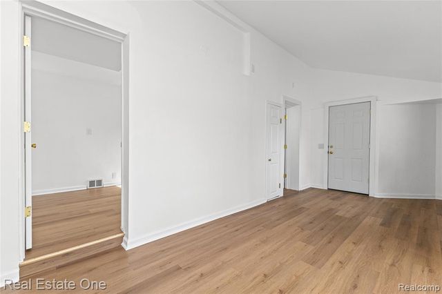24713 Lois Lane, Southfield, MI 48075