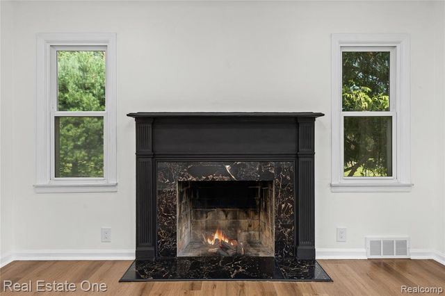 24713 Lois Lane, Southfield, MI 48075