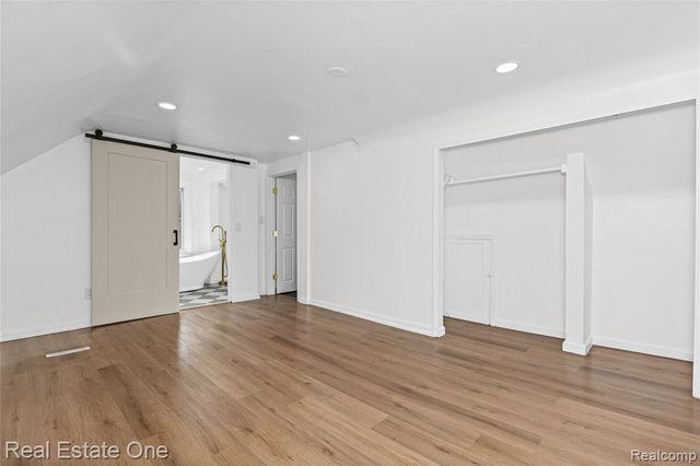24713 Lois Lane, Southfield, MI 48075