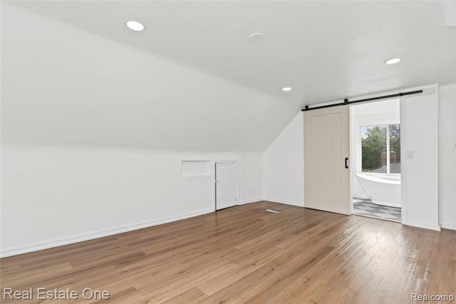 24713 Lois Lane, Southfield, MI 48075
