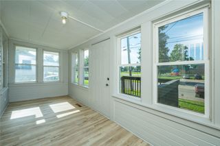 714 N 6th Avenue E, Newton, IA 50208