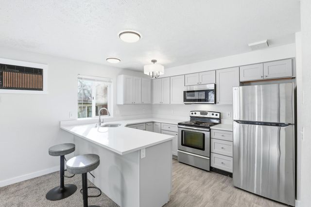 912 W Lincoln Pl, Spokane, WA 99204