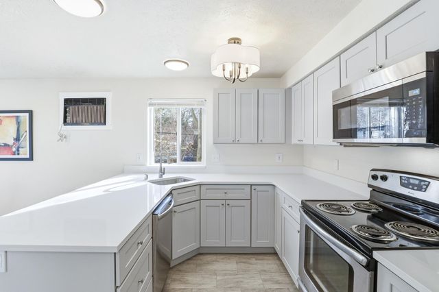 912 W Lincoln Pl, Spokane, WA 99204