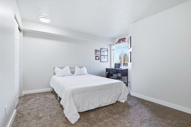 912 W Lincoln Pl, Spokane, WA 99204