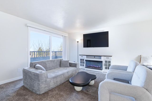 912 W Lincoln Pl, Spokane, WA 99204