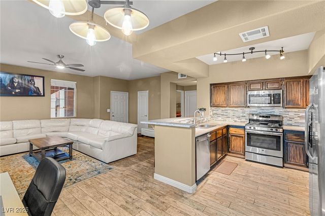 7716 Constanso Avenue 103, Las Vegas, NV 89128