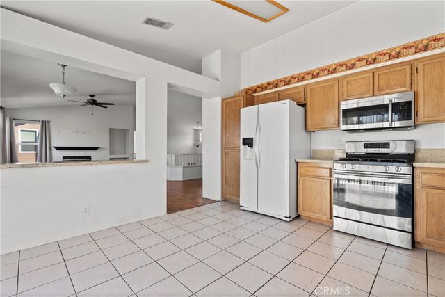 7395 Ayers Rock, Riverside, CA 92508
