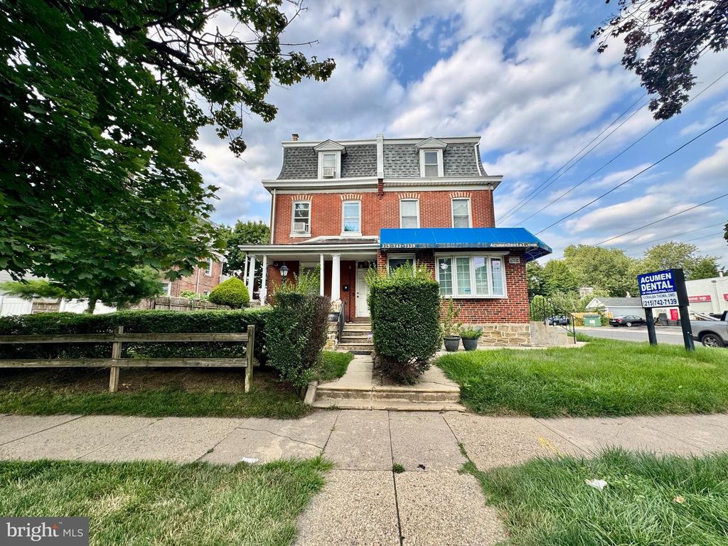 1131 COTTMAN AVE, PHILADELPHIA, PA 19111 — exterior