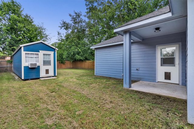 1312 Elm Street, Bonham, TX 75418