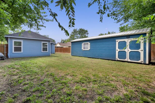1312 Elm Street, Bonham, TX 75418