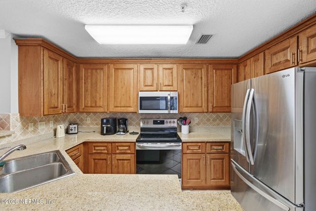 99 BROAD RIVER Place 2107, Welaka, FL 32193