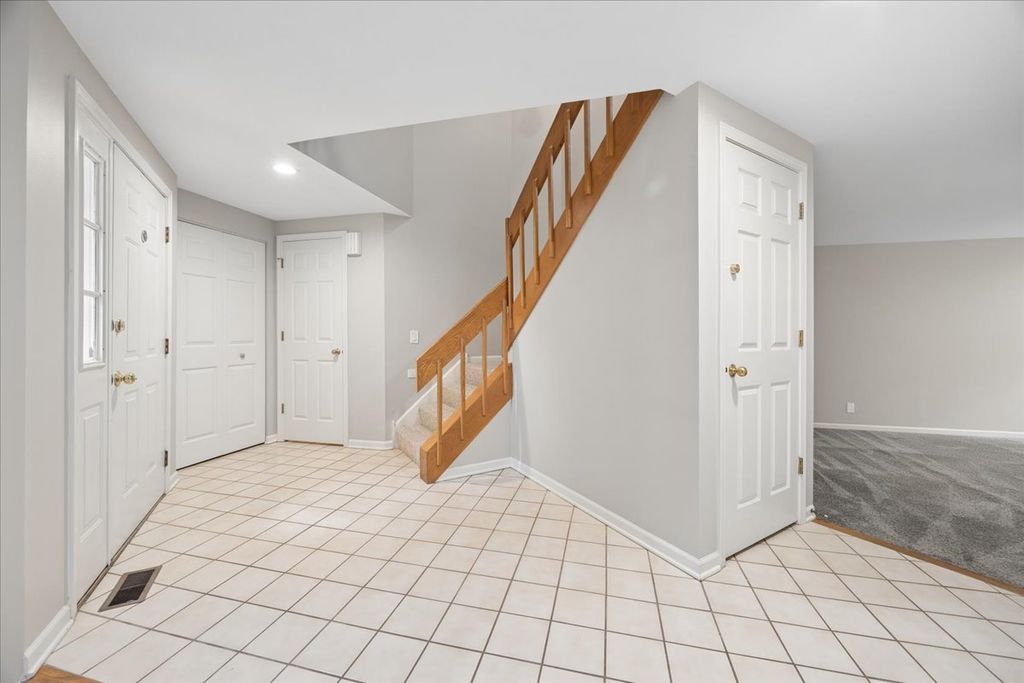 11458 Ashley Woods Drive, Westchester, IL 60154 — photo 4