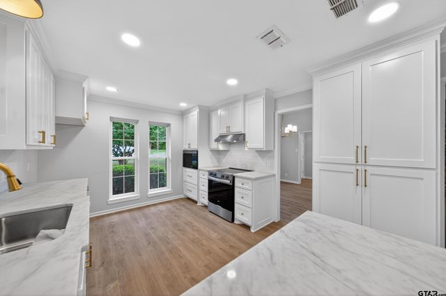 607 Hampton Hill Drive, Tyler, TX 75703