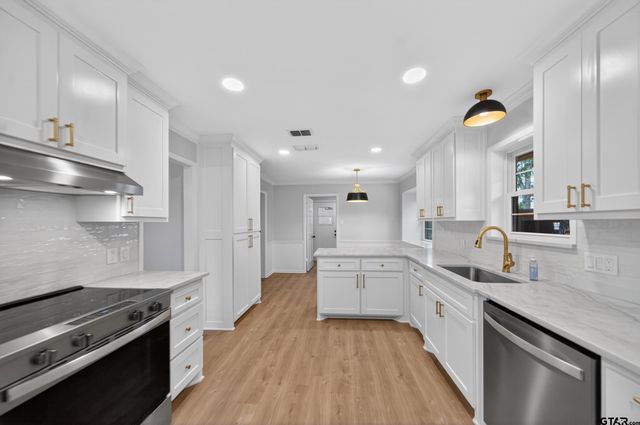 607 Hampton Hill Drive, Tyler, TX 75703