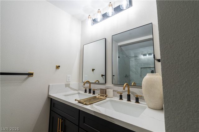 31 Jade Circle, Las Vegas, NV 89106
