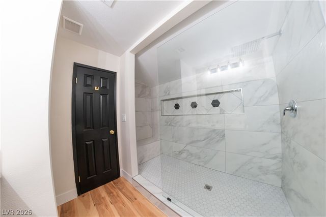 31 Jade Circle, Las Vegas, NV 89106